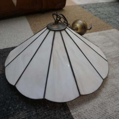 Vintage Tiffany Hanglamp – Glas-in-Lood – Wit/Crème (Ø 41 cm)